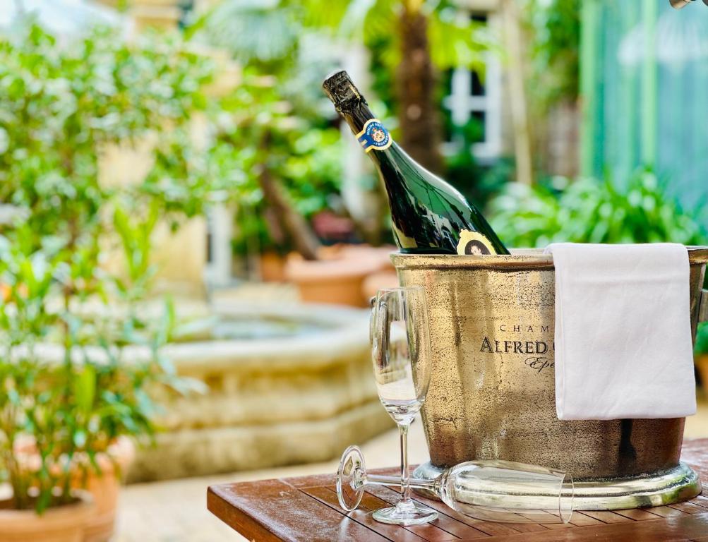 Garden Living - Boutique Hotel - Resim 14