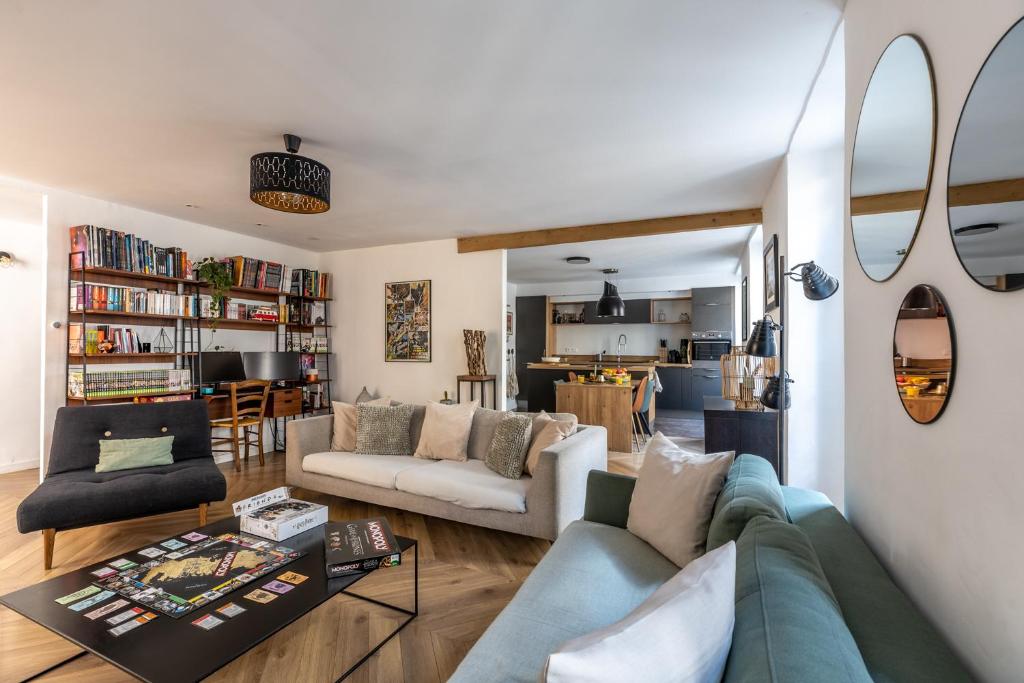 Posedenie v ubytovaní 90m2 renové - terrasse en plein coeur de marseille