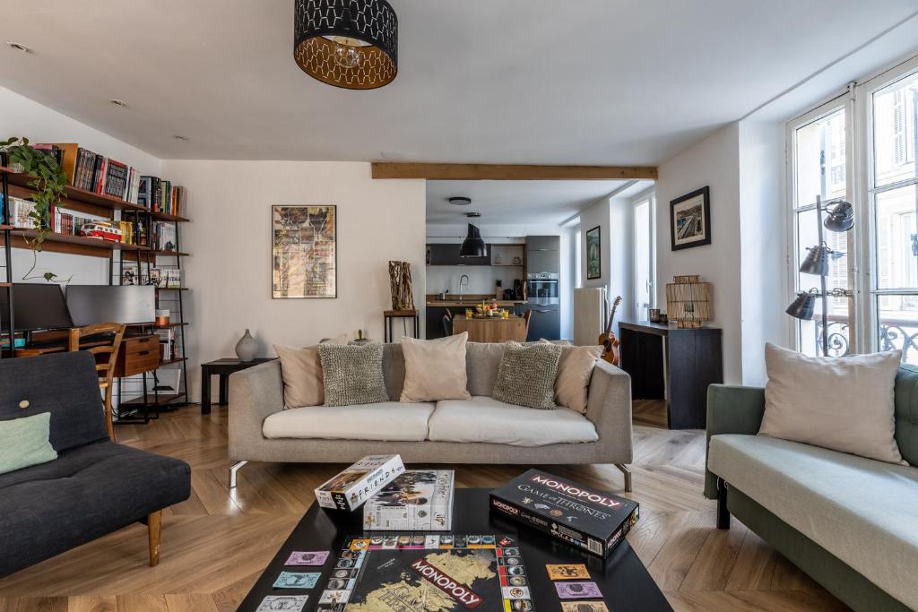 Posedenie v ubytovaní 90m2 renové - terrasse en plein coeur de marseille