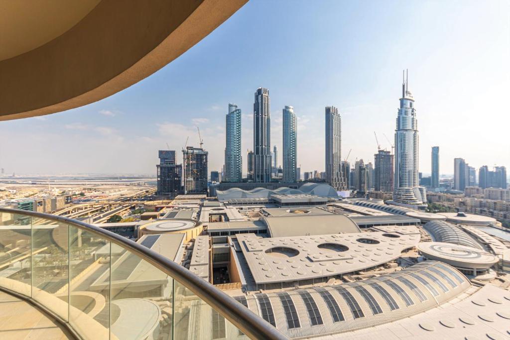 SuperHost EMAAR Residences Fashion Avenue - Address Dubai Mall - Two-Bedroom Apartment