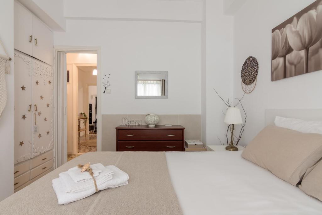 Posteľ alebo postele v izbe v ubytovaní Classic And Modern Apartment in Athens