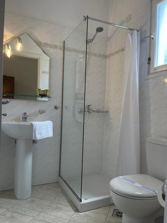Koupelna v ubytování Venikouas Hotel