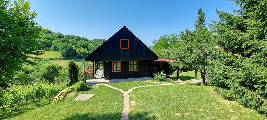 Vonkajšia záhrada v ubytovaní Ruralna kuća za odmor Estera