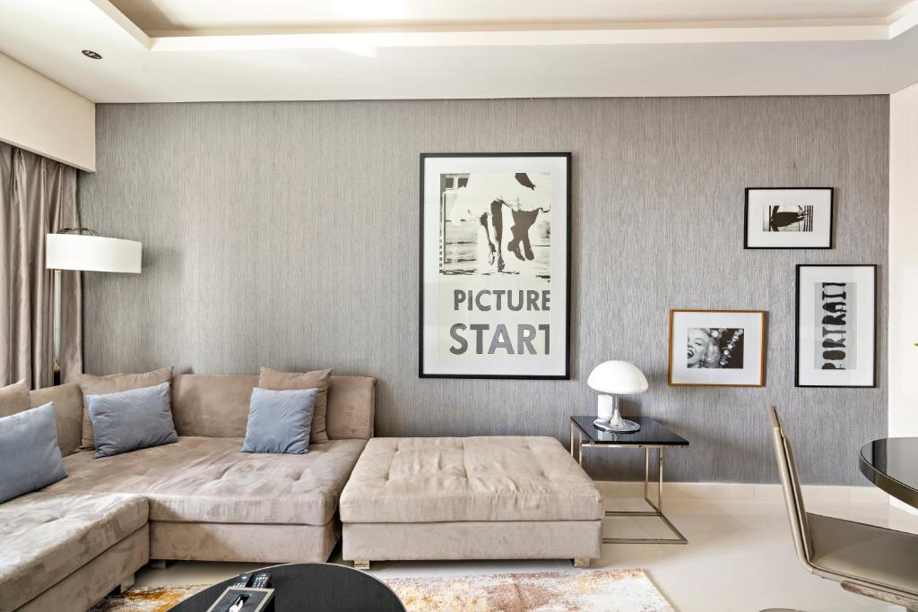Posezení v ubytování ALiving Luxury 1BR Paramount Towers Business Bay 6205