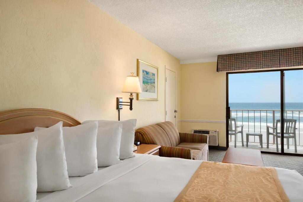 Days Inn by Wyndham Daytona Oceanfront - Efficiency King Room Avec Oceanfront - Non-fumeur