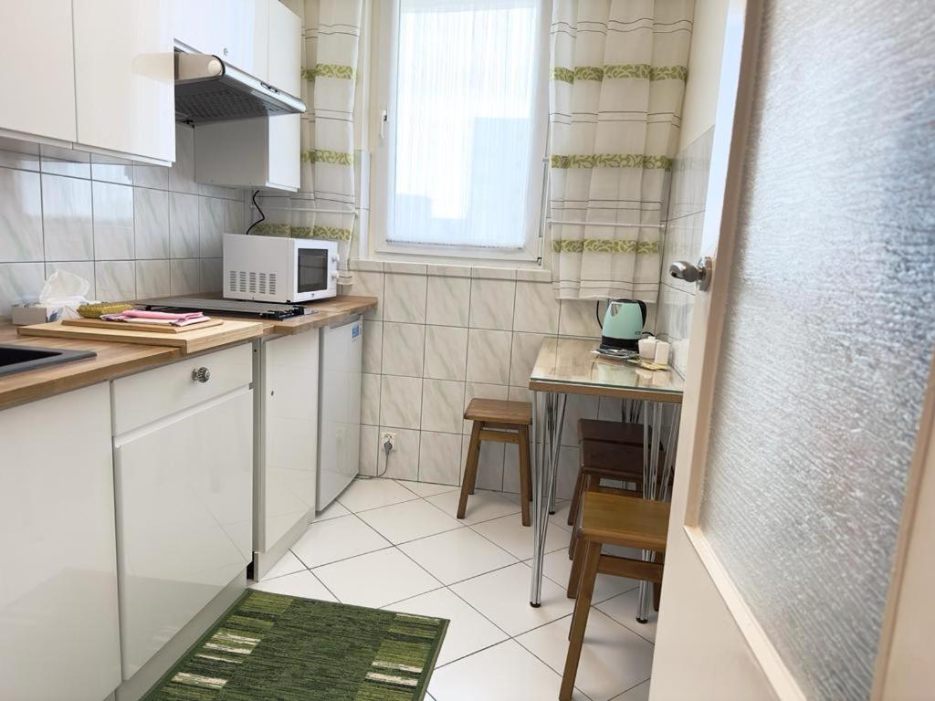Apartament Bazyliańska - 100m do Metra "Bródno", 20 minut do centrum Warszawy - 2