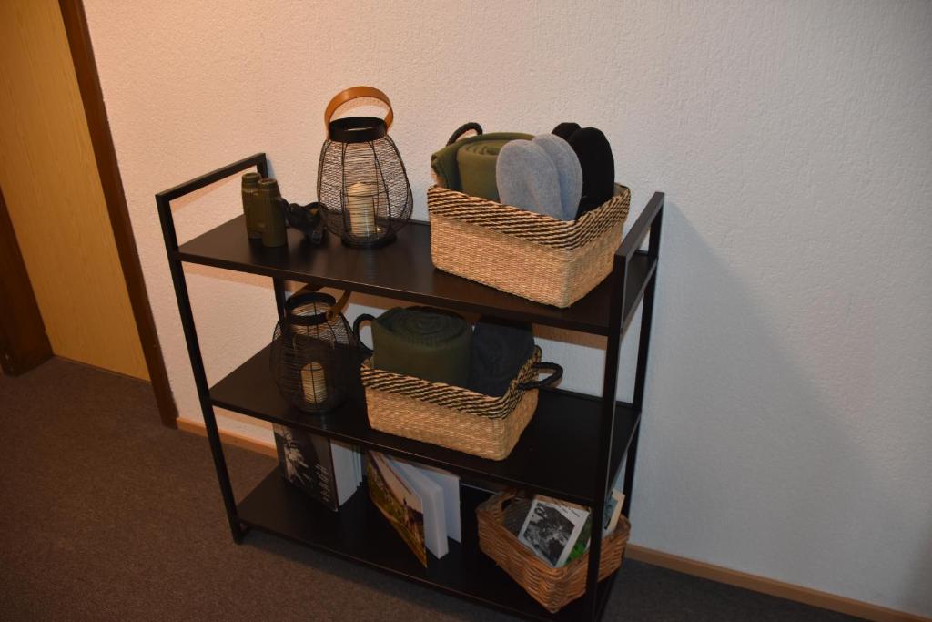 Utensilios para hacer té y café en Hotel Pazzola