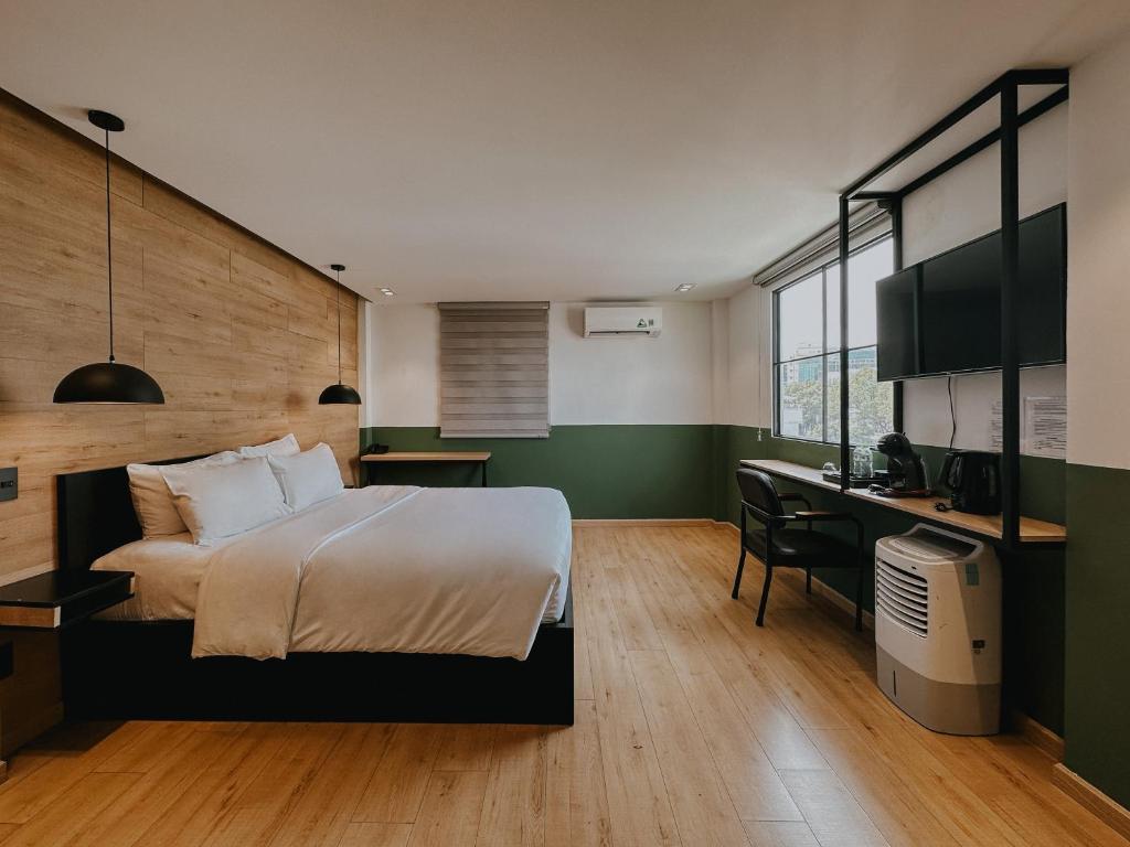 Chill Suites - Deluxe Double Room