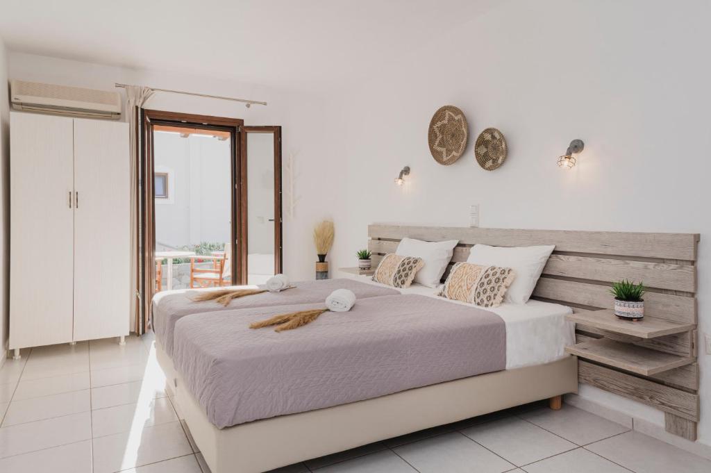 Petros Studios & Suites - 1