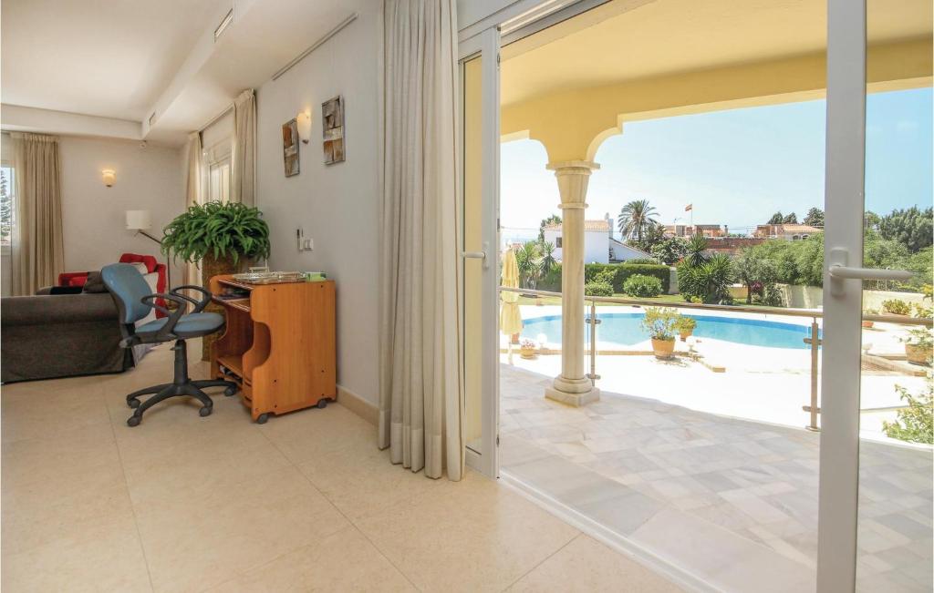 Balkón alebo terasa v ubytovaní 4 Bedroom Lovely Home In Marbella