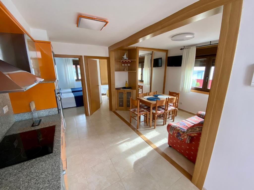 Kuchyň nebo kuchyňský kout v ubytování Casa Longán, completo alojamiento cerca de la playa