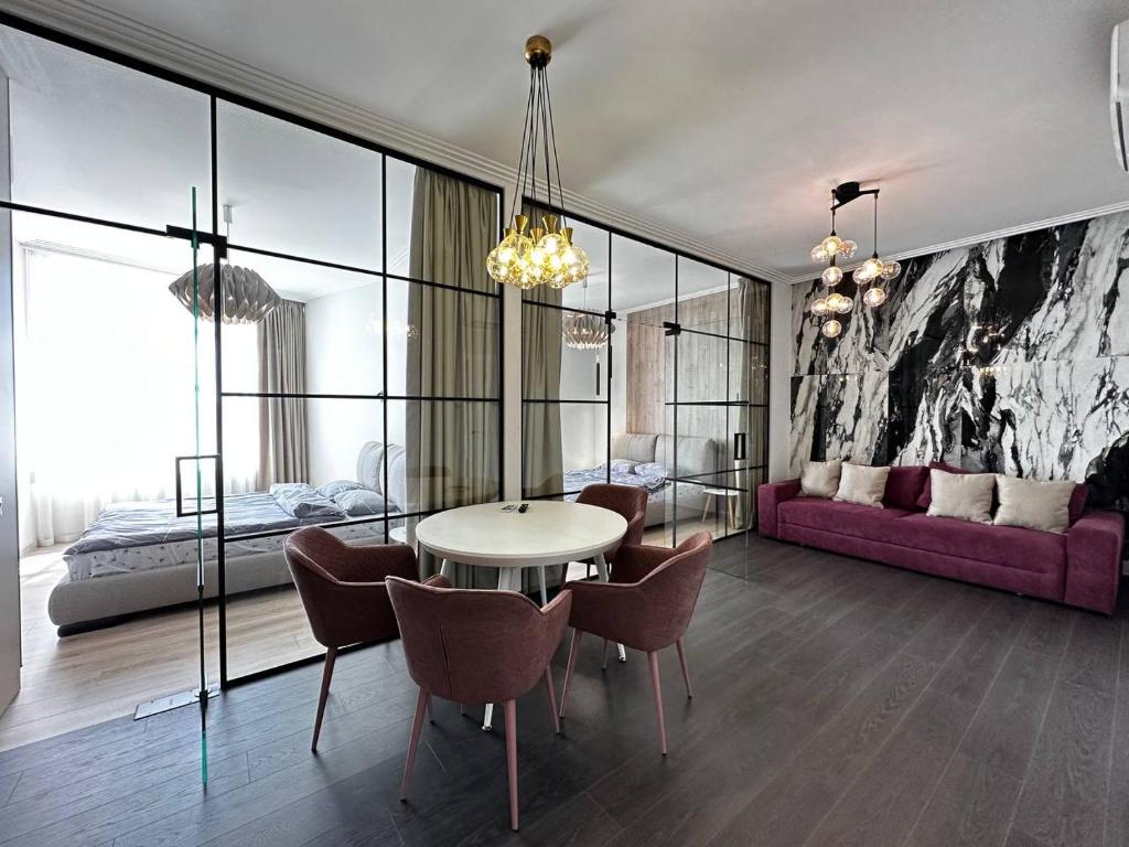 Posedenie v ubytovaní Sea Symphony 3-bedrooms Lux Apartment