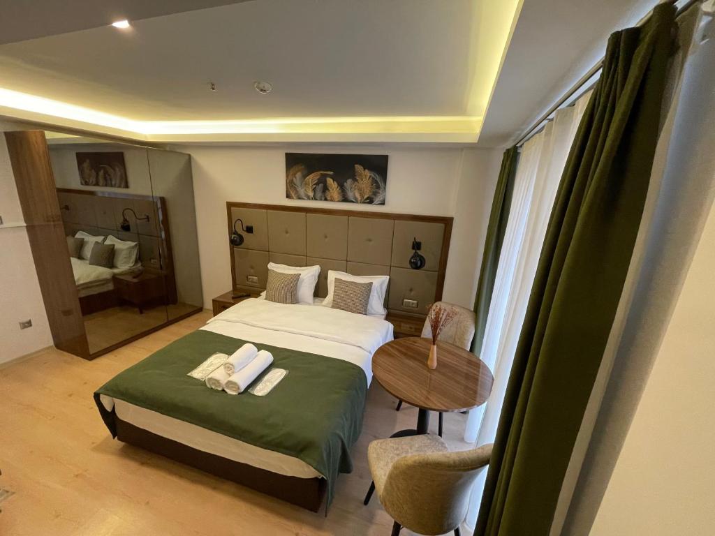 Elegance Suites - Standard Suite