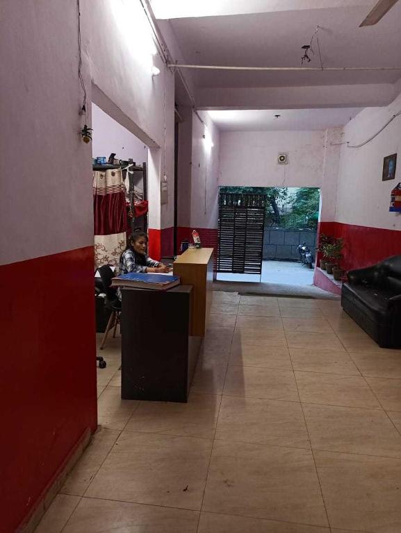 Posezení v ubytování Hotel O KL khari Near Ashoka Park Mein Metro