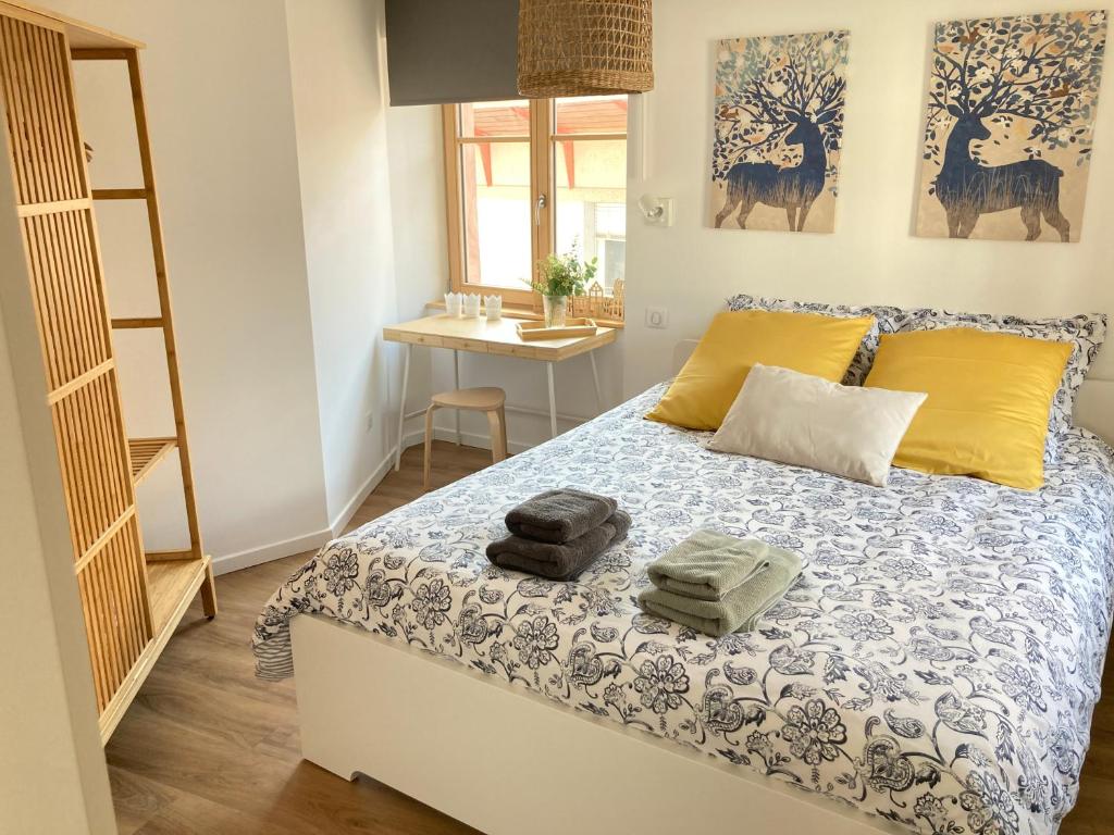 Posteľ alebo postele v izbe v ubytovaní Gîte des Victoires