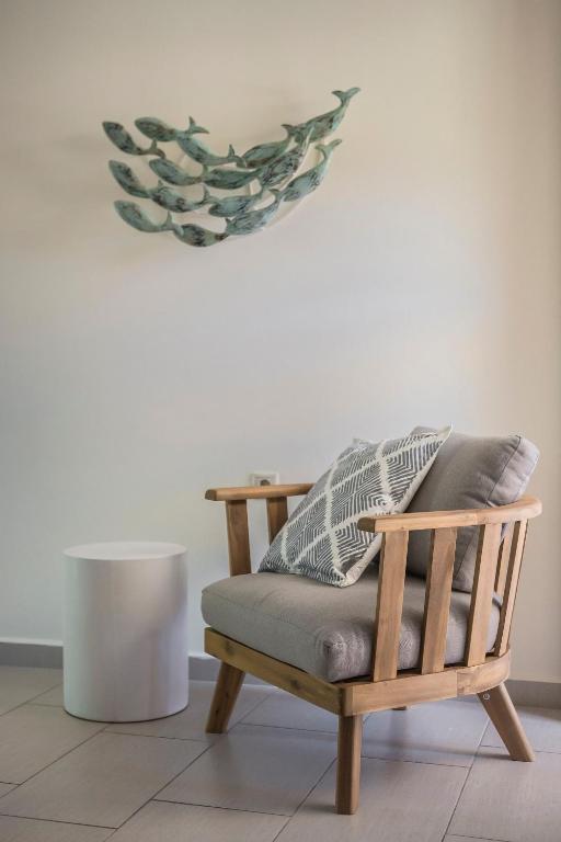 Część wypoczynkowa w obiekcie Waterfront Suites Thalassa Mws Karavomilos Kefalonia