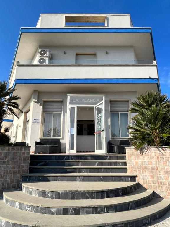 Budova, kde se hotel nachází