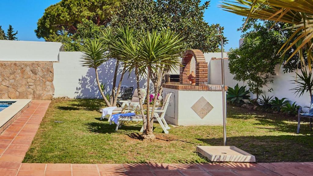Vonkajšia záhrada v ubytovaní Villa Lola 14 Chiclana de la Frontera by Ruralidays