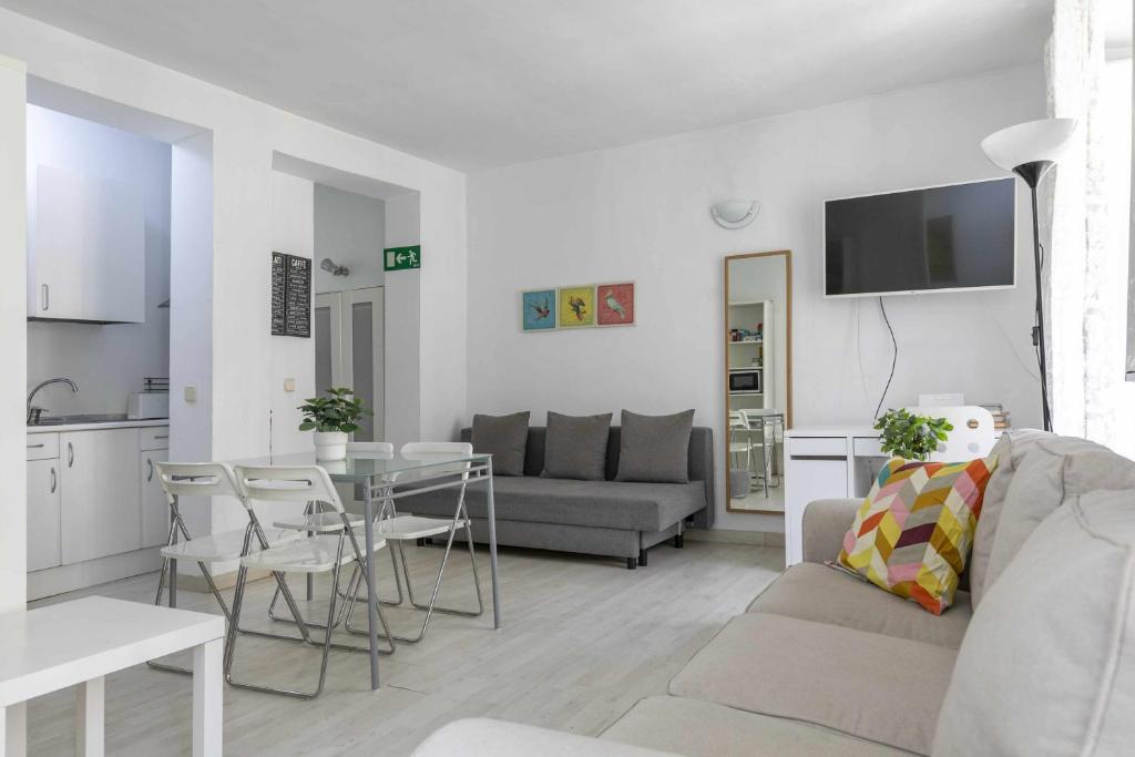 Acogedor y céntrico estudio, Madrid – Updated 2023 Prices