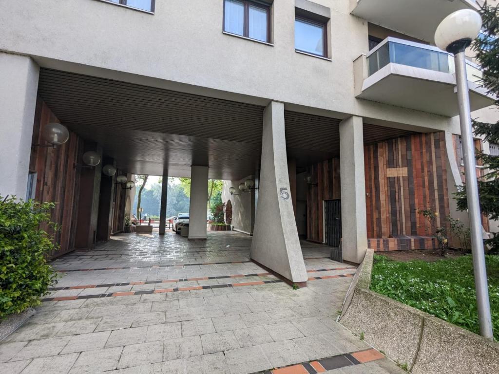 Budova, kde se apartmán nachází