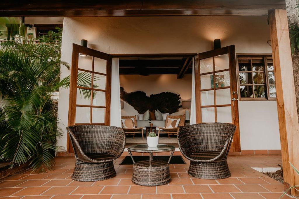 Posezení v ubytování Sansara Surf Yoga & Resort