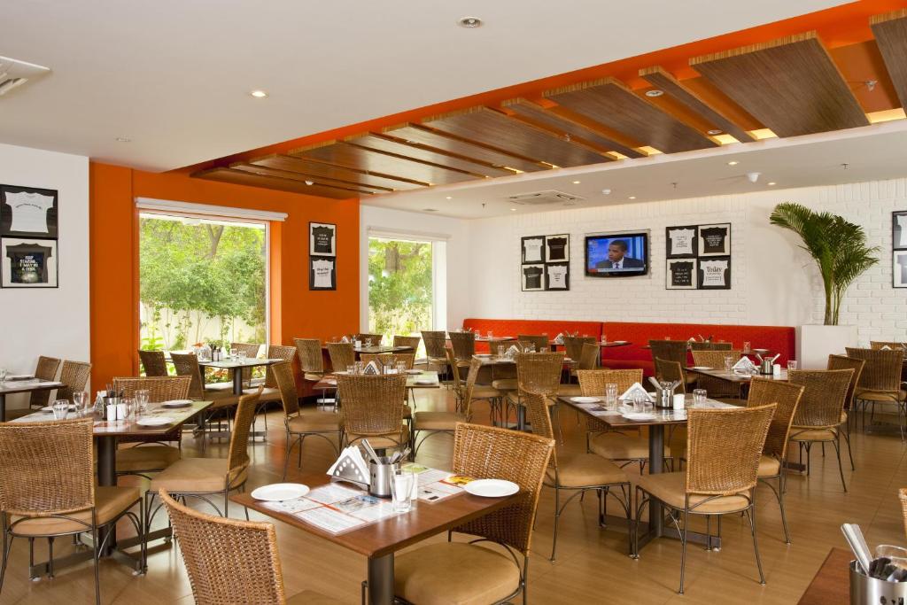 Posezení v ubytování Lemon Tree Hotel, Udyog Vihar, Gurugram
