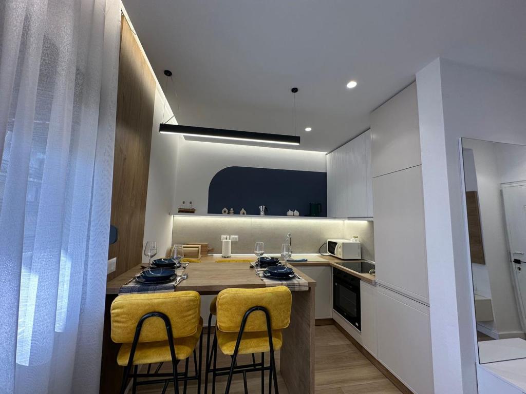 BRAND NEW Luxurious seaside apartment - Imazhi 7