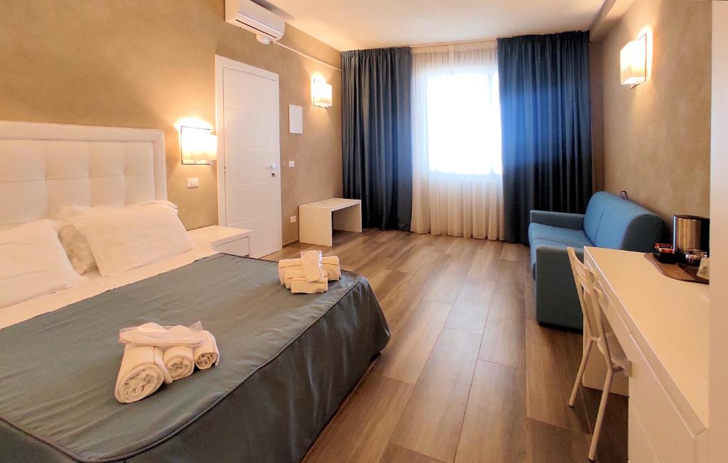 Hotel Cecina Beach - 四人间 - 带露台