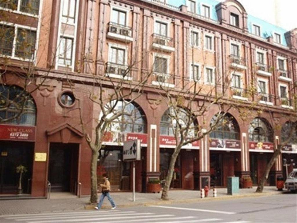 Gedung tempat hotel berlokasi