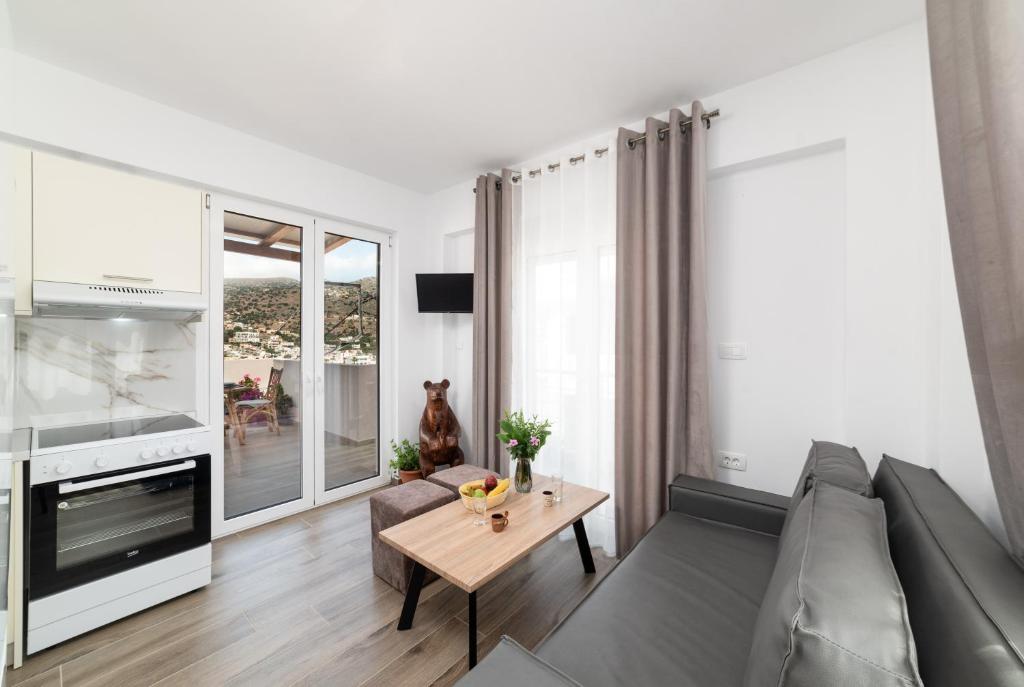 Kuchyň nebo kuchyňský kout v ubytování E.Berdufi Apartament Sea View