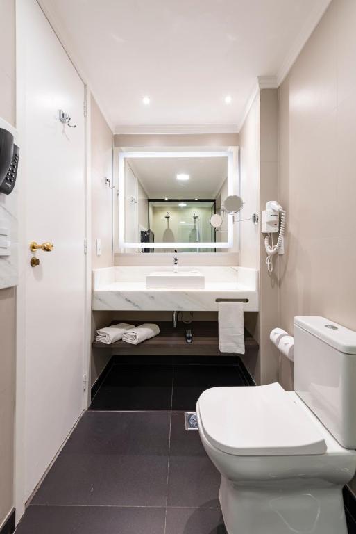 Uma casa de banho em Monreale Plus Midtown Campinas