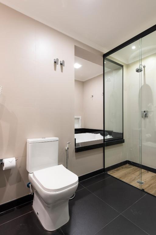 Uma casa de banho em Monreale Plus Midtown Campinas