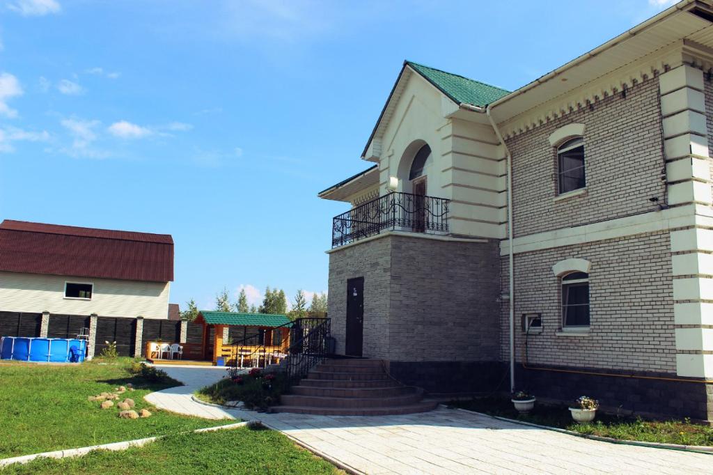 Gedung tempat the country house berlokasi