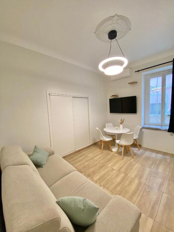 TV a/nebo společenská místnost v ubytování Appartements neuf - Frontière de Monaco - clim - WIFI