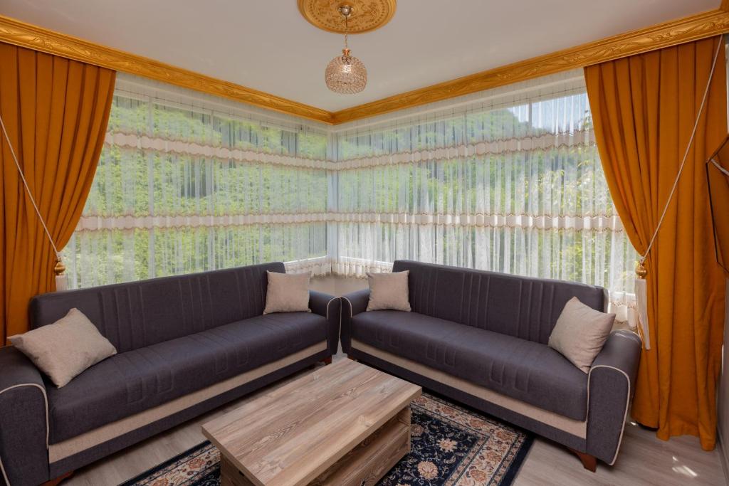 Valide Suit Apart - Housity