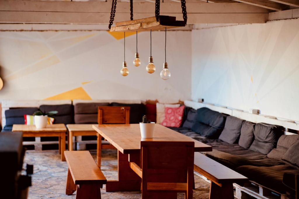 Posezení v ubytování Backpackers Home