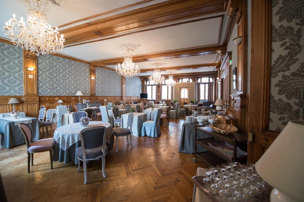 Restaurace v ubytování The Originals Boutique, Hôtel de la Balance, Montbéliard