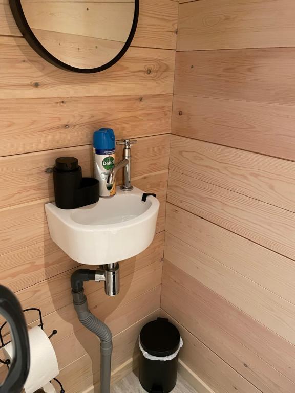Fotografie z fotogalerie ubytování Chalet Sint-Hubertus Deluxe v destinaci Zutendaal