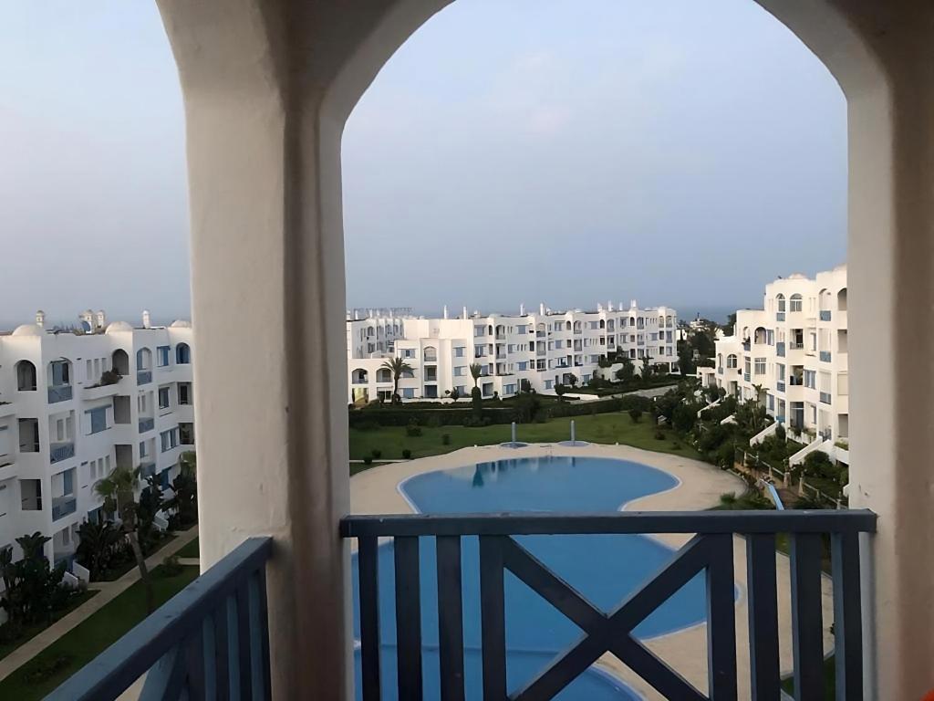 A balcony or terrace at Un bel appartement à Jawhara Smir, Marina Smir