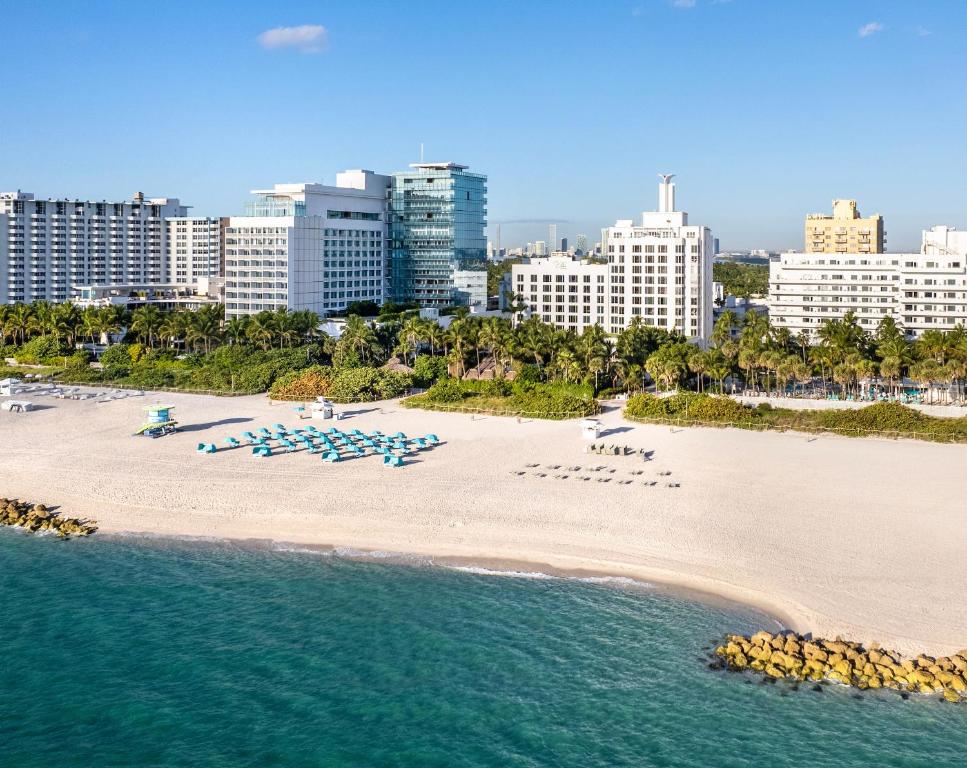 Ein Strand an oder in der Nähe des Hotels