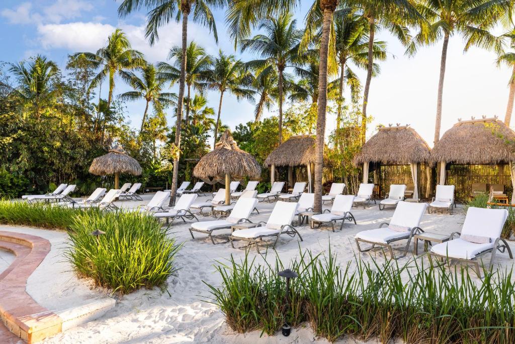 Ein Garten an der Unterkunft The Palms Hotel &amp; Spa