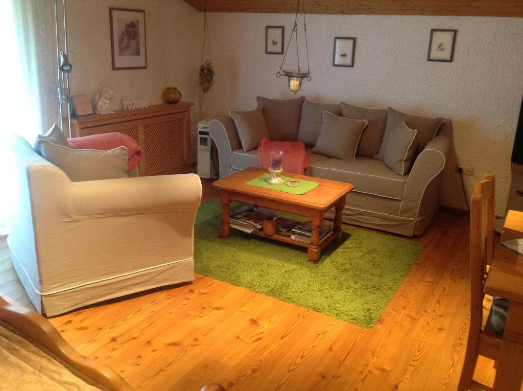 Posezení v ubytování Ferienwohnung Freudenmacher