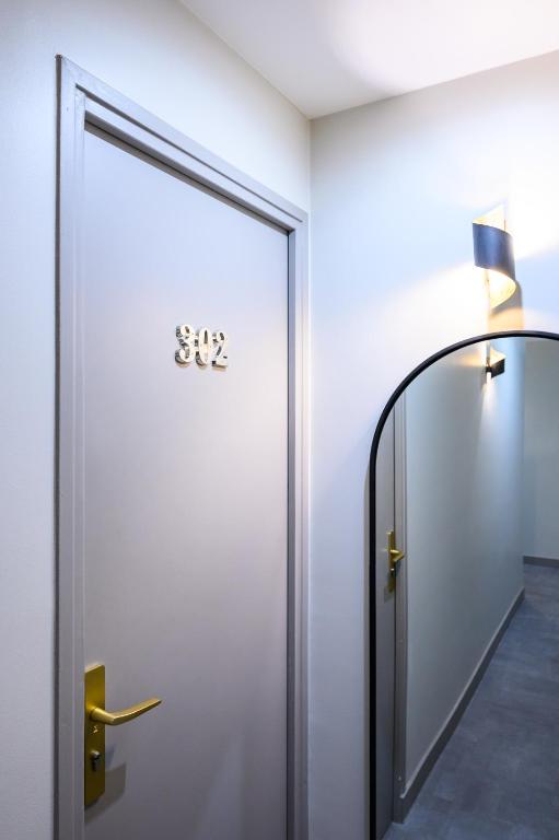 Hôtel D'Alsace - Resim 32