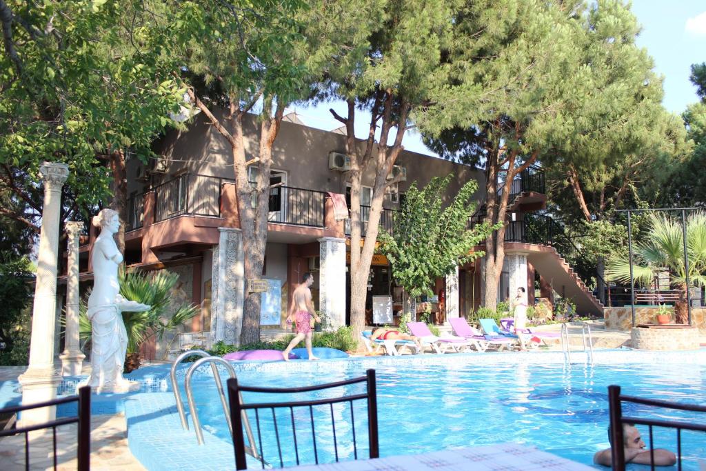 Hồ bơi trong/gần Atillas Getaway