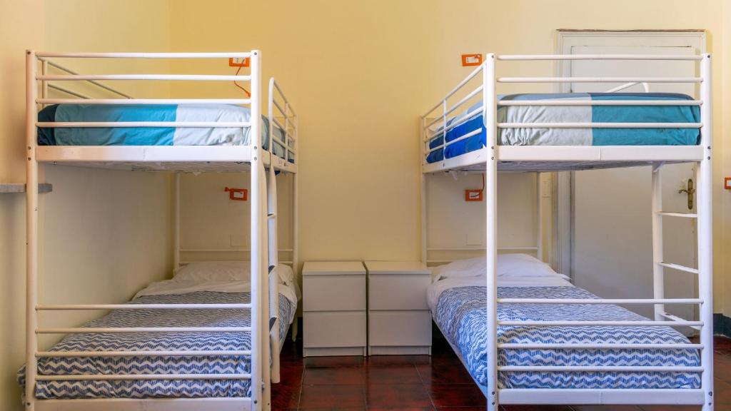 Hostel Pisa Tower - Bed In 6-Bed Female Dormitory Room
