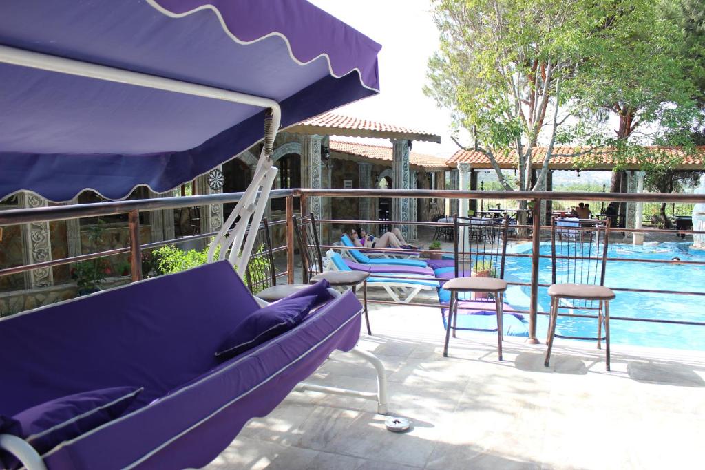 Hồ bơi trong/gần Atillas Getaway
