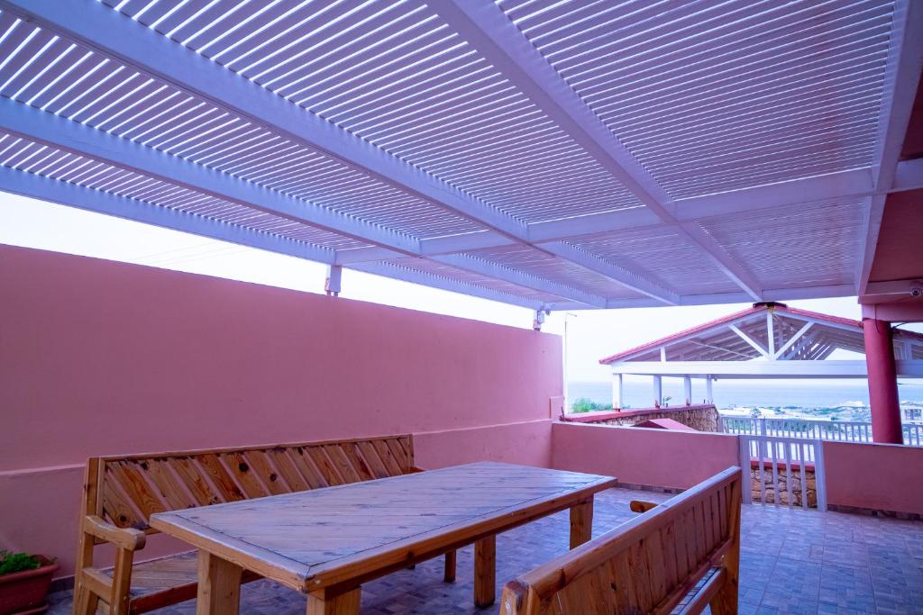 Balkón nebo terasa v ubytování Ta Kymata Karpathos