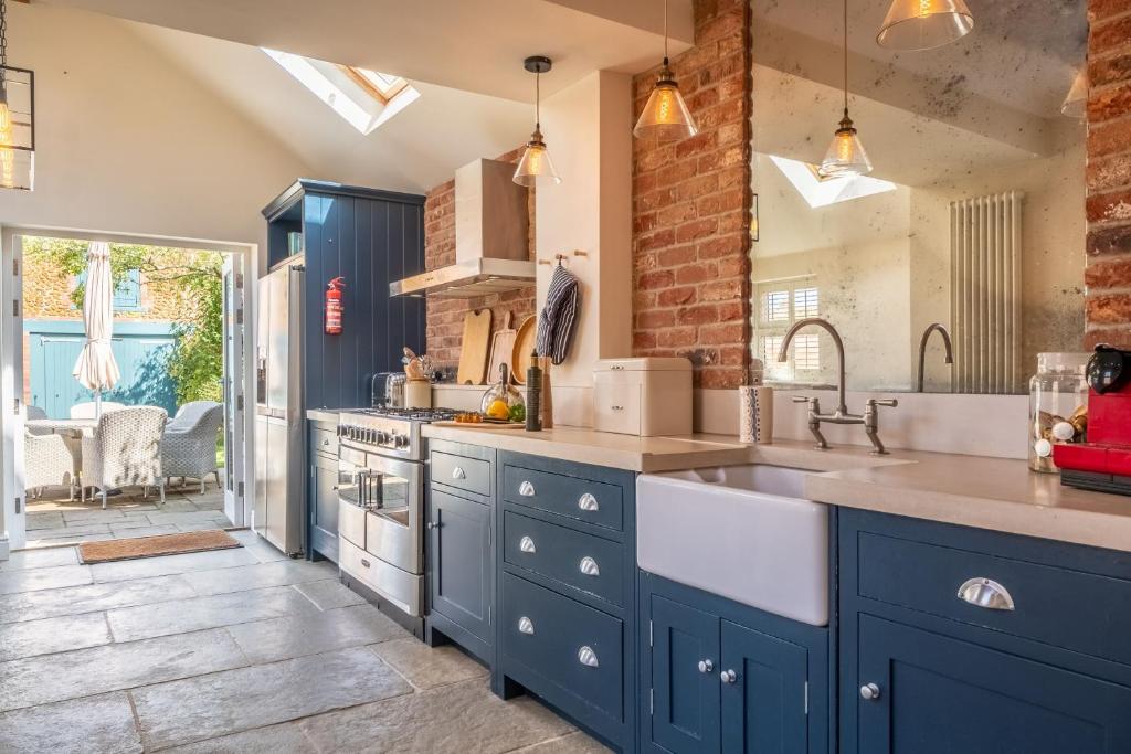 Dawlish House, (updated prices 2024)