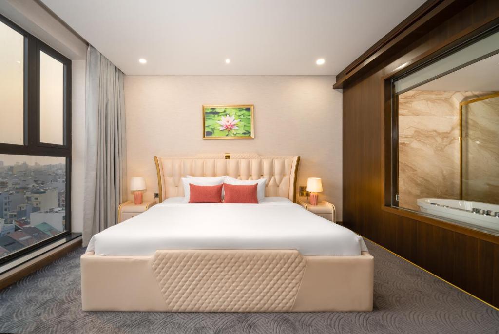 Special Offer - Golden Lotus Grand Suite