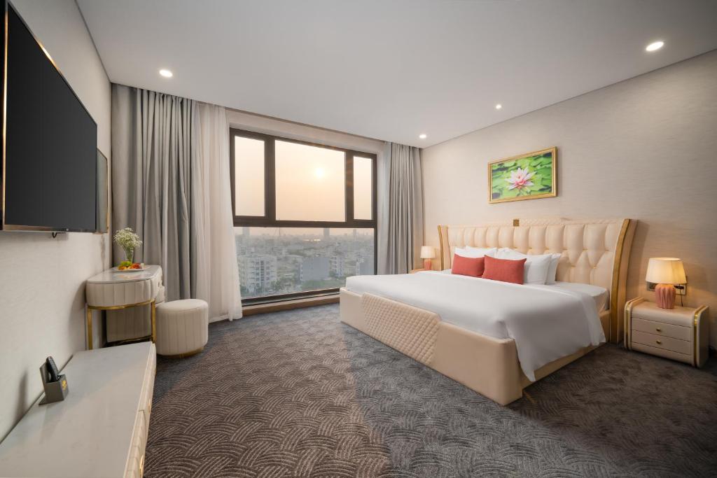 Special Offer - Golden Lotus Grand Suite